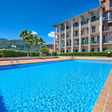 Apartment Domus Lario's Lake, Pool And View *