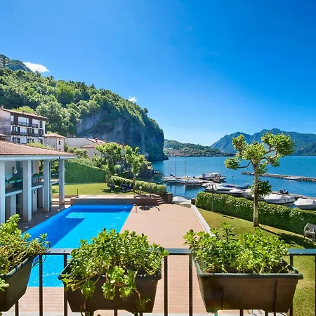 Domus Lario's Lake, Pool And View Apartment Lierna