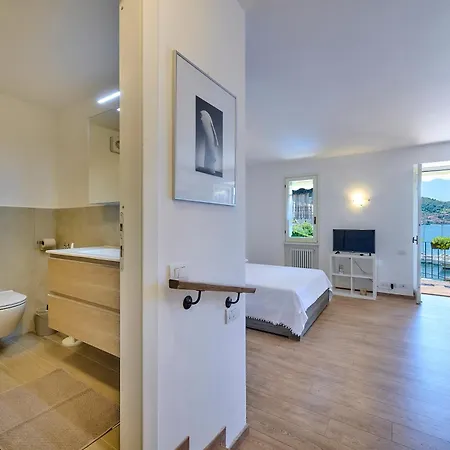 Domus Lario's Lake, Pool And View アパート *