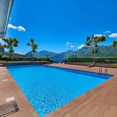 Domus Lario's Lake, Pool And View アパート *